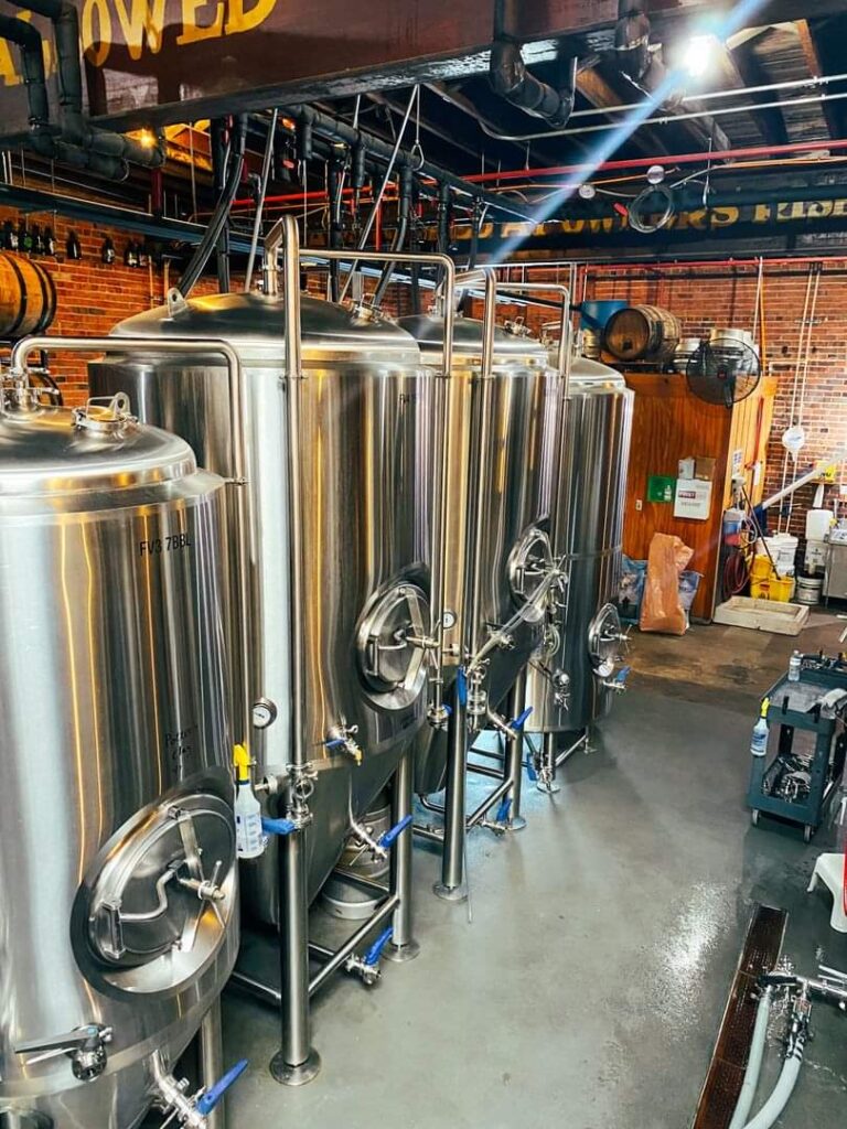 FAQ: Do we make our own beer? 👀 Yes, we do! 🙌🏻 All of our beer on tap is made in